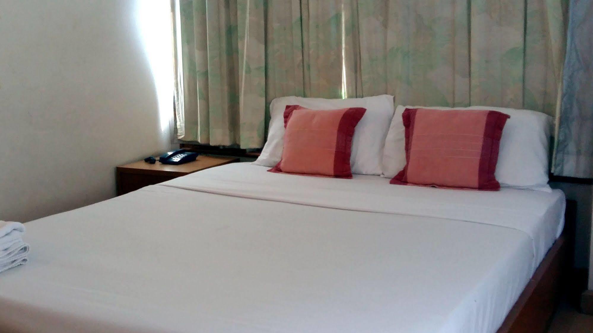 Michael Inn Pattaya Exterior foto